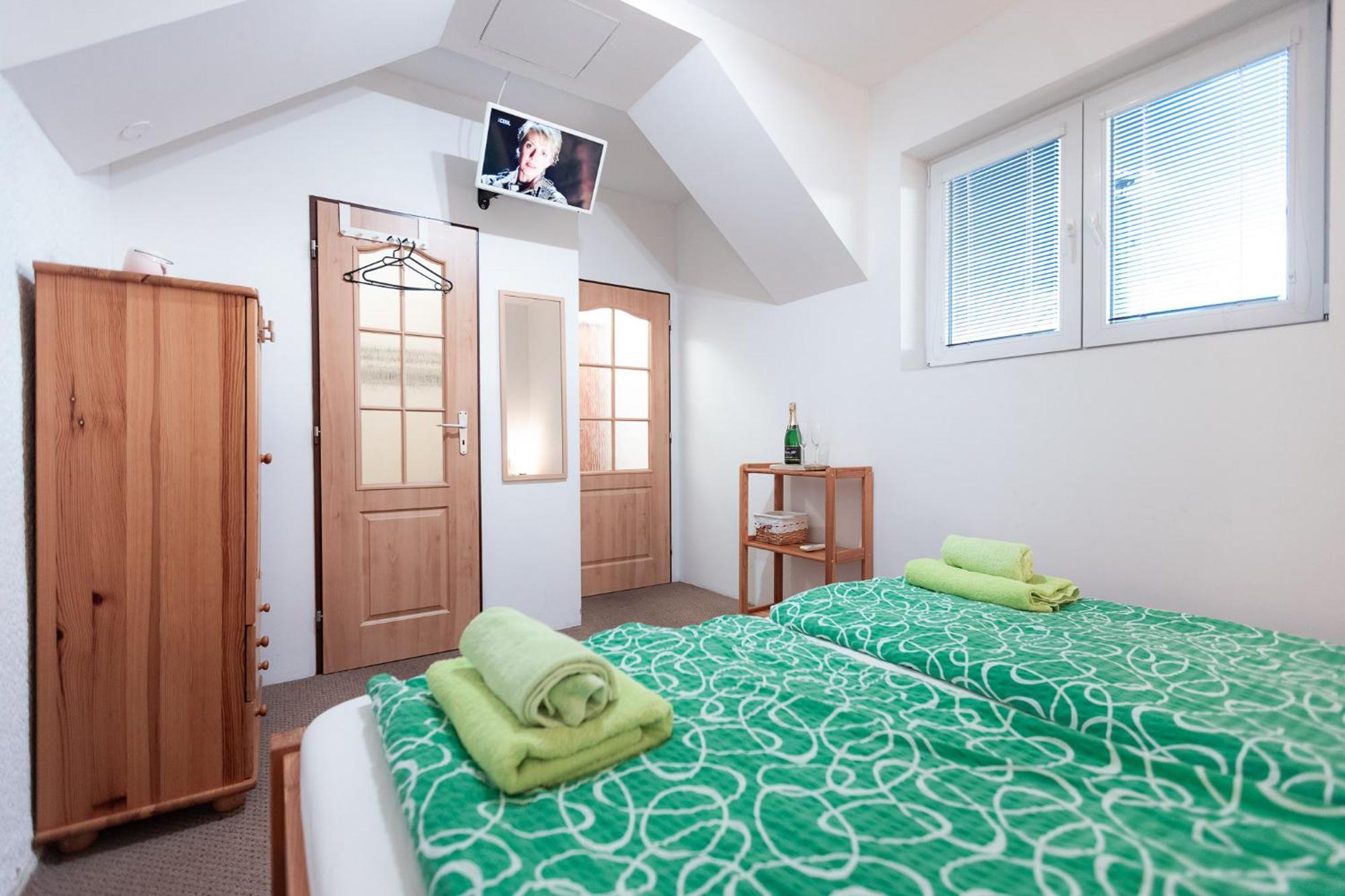 Hotel Rozkos Ceska Skalice Room photo