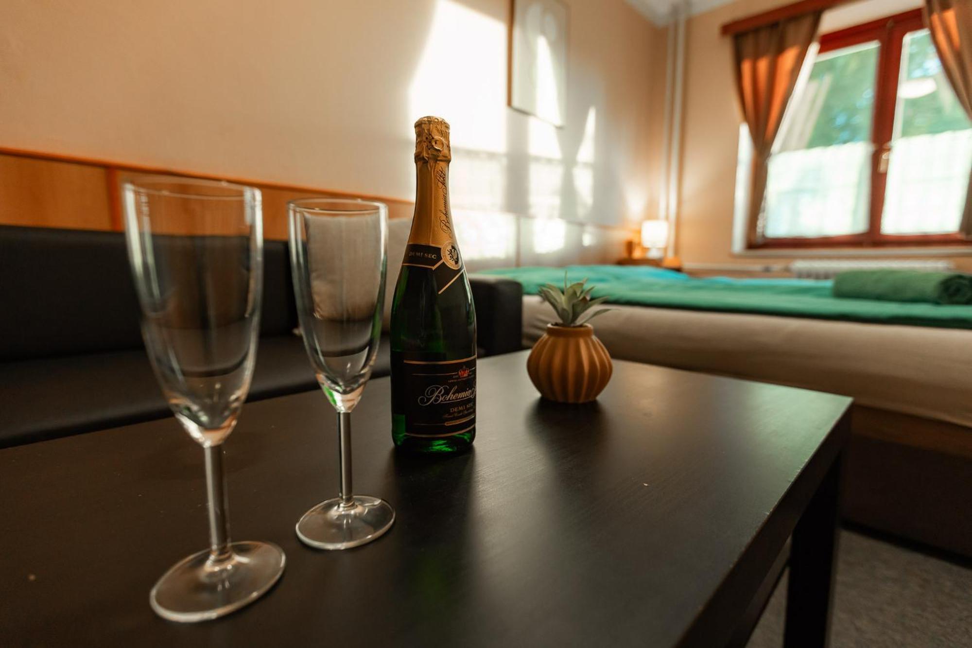 Hotel Rozkos Ceska Skalice Room photo