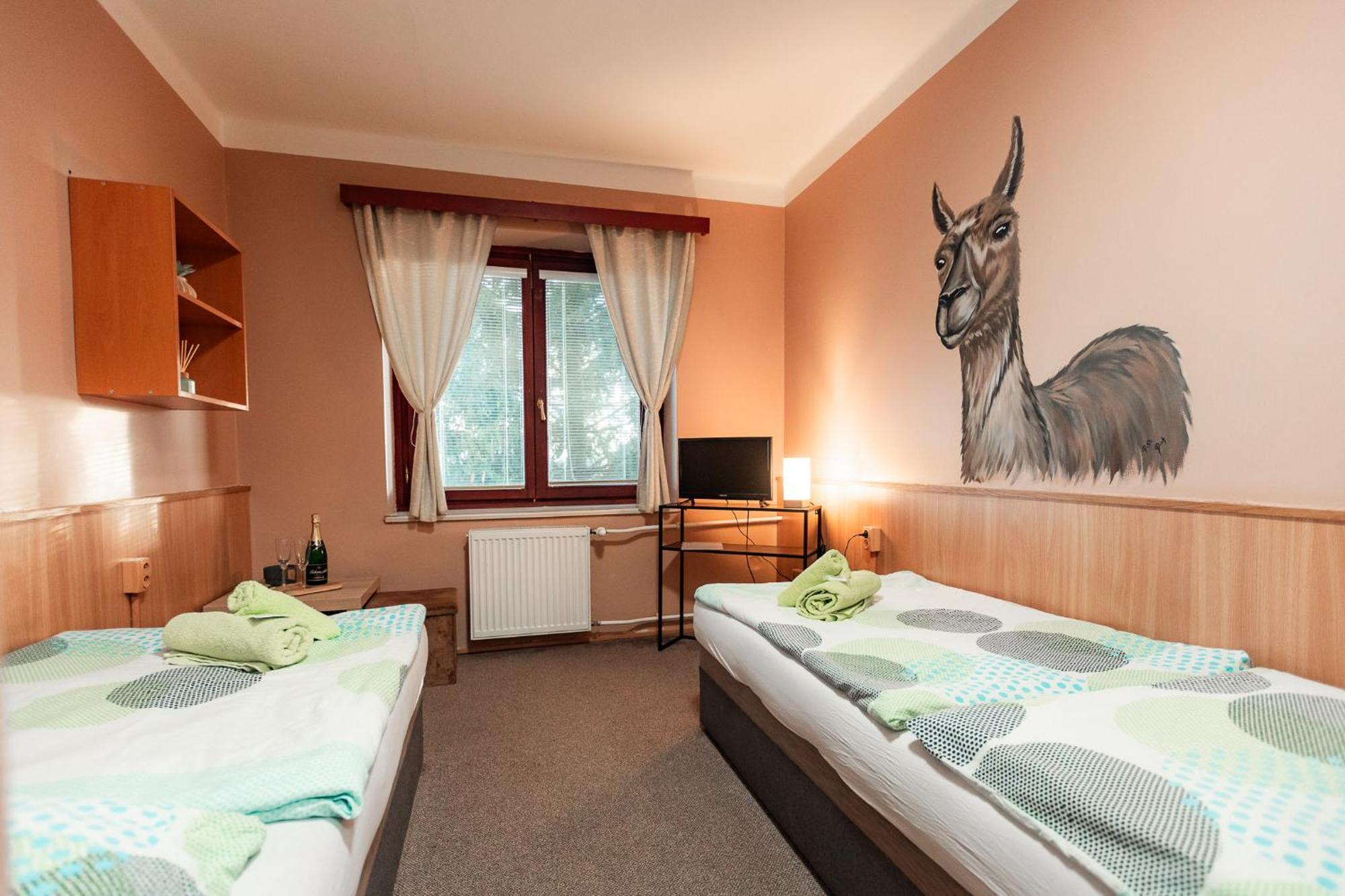 Hotel Rozkos Ceska Skalice Exterior photo